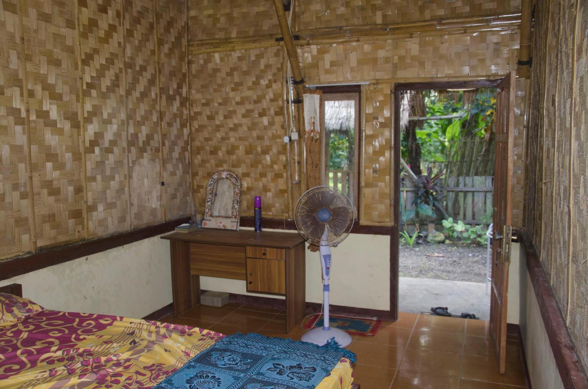 Red Island Bungalows Pasanggaran エクステリア 写真
