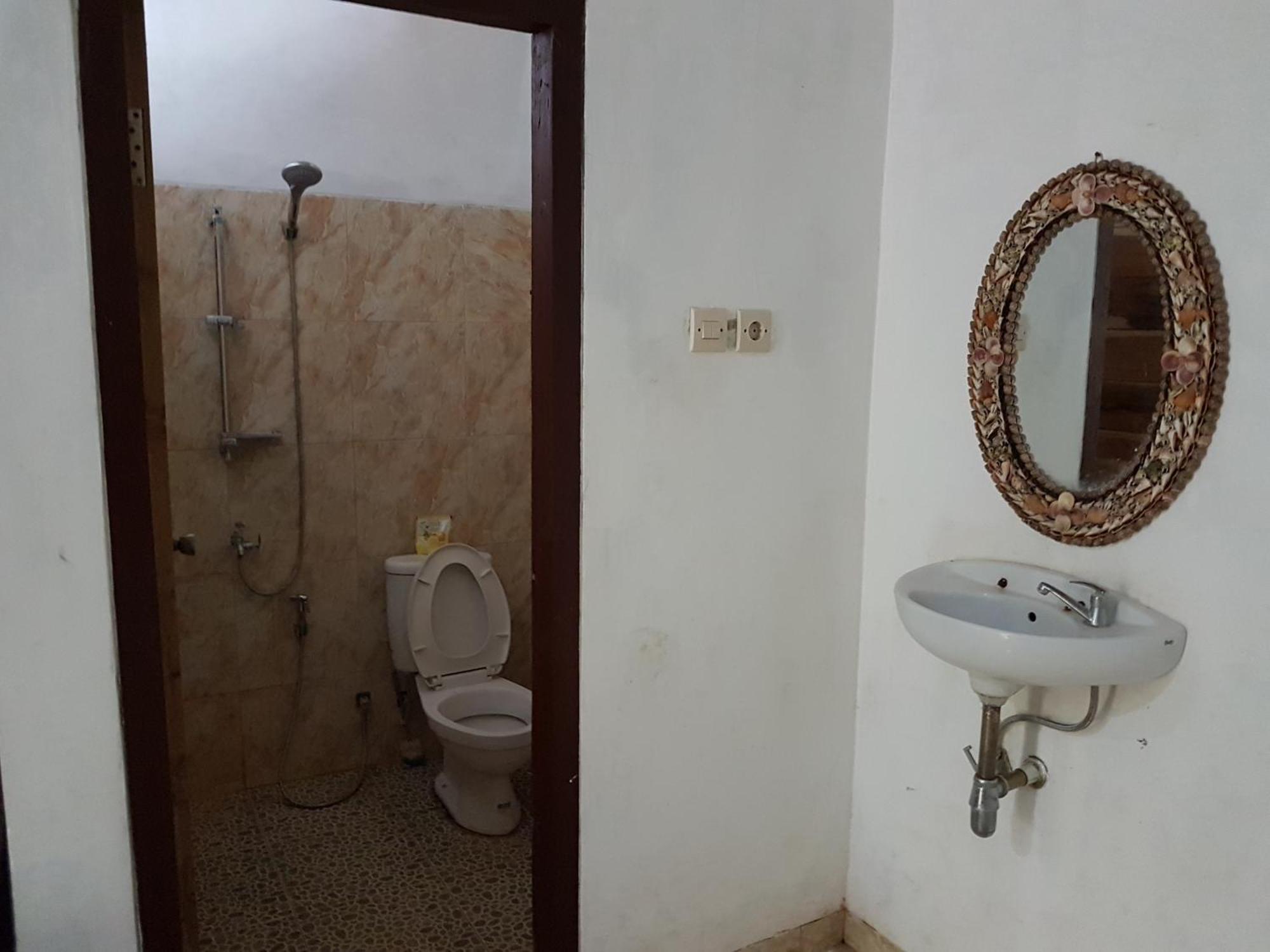 Red Island Bungalows Pasanggaran 部屋 写真