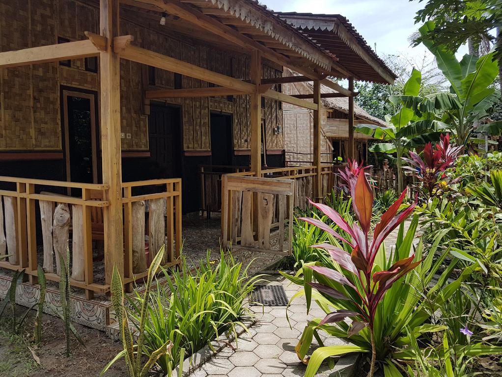 Red Island Bungalows Pasanggaran エクステリア 写真