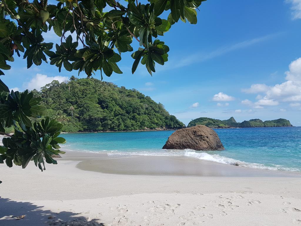 Red Island Bungalows Pasanggaran エクステリア 写真
